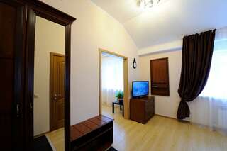 Гостиница  Альянс Кольчугино 2-комнатный номер полулюкс-3