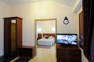 Гостиница  Альянс Кольчугино 2-комнатный номер полулюкс-1