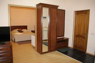 Гостиница  Альянс Кольчугино 2-комнатный номер полулюкс-5