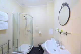 Гостиница  Альянс Кольчугино 2-комнатный номер люкс-3