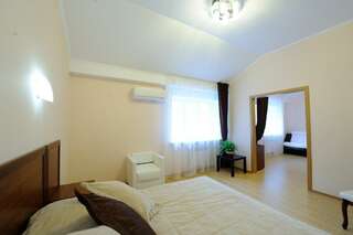 Гостиница  Альянс Кольчугино 2-комнатный номер полулюкс-4