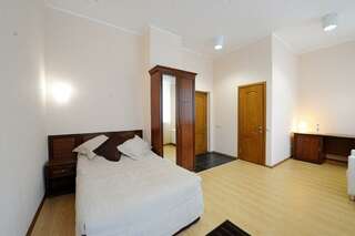 Гостиница  Альянс Кольчугино Номер стандарт с 2 односпальными кроватями-1